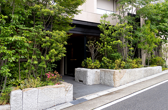 西部緑化事例 マンション等の植栽管理